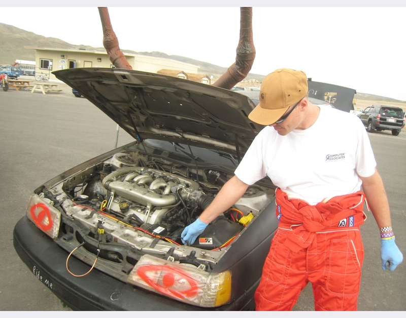 Illustration for article titled Brother, Can You Spare A Transmission? Broken Cars At The Goin' For Broken 24 Hours Of LeMons